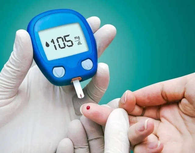 Người phụ nữ ăn trái cây để giảm cân, 2 năm giảm 2kg nhưng nhưng đường huyết tăng vọt, bác sĩ nói: Ăn 3 loại trái cây này còn nhiều đường hơn cả uống đường- Ảnh 2.