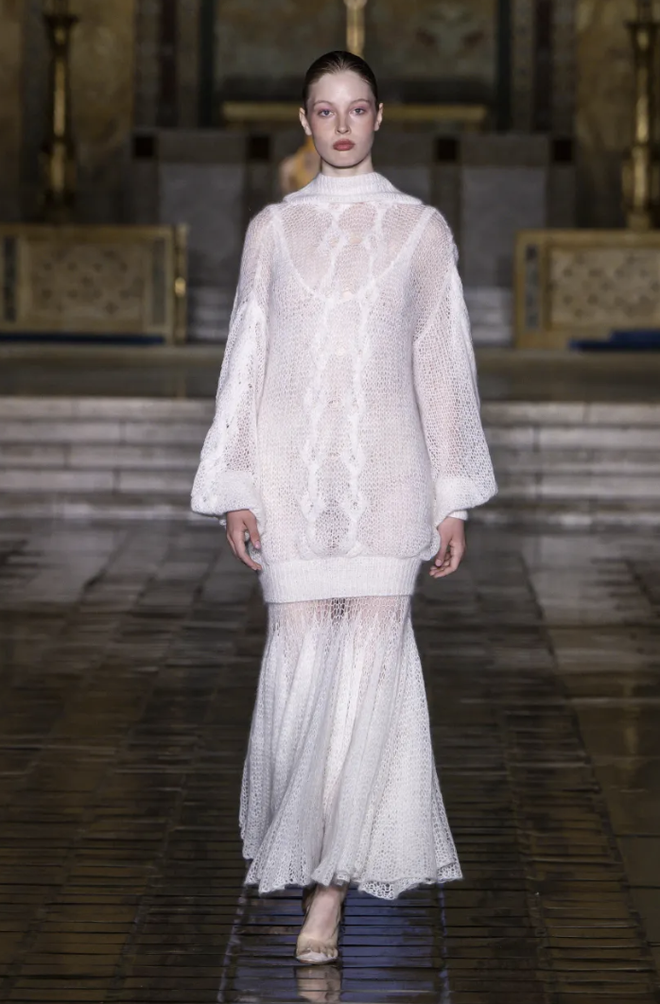 Con gái chuyển giới của Elon Musk debut tại New York Fashion Week, màn hét lớn độc lạ thành tâm điểm- Ảnh 5. Con gái chuyển giới của Elon Musk debut tại New York Fashion Week, màn hét lớn độc lạ thành tâm điểm- Ảnh 5.