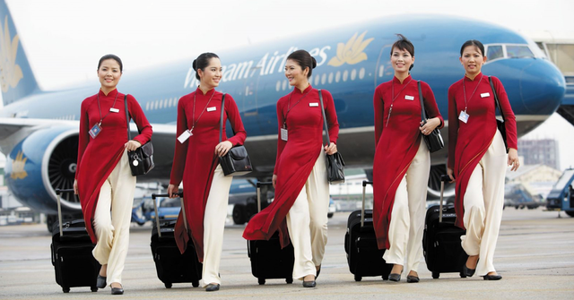 Áo dài xanh xuất hiện trong Tử Chiến Trên Không là lịch sử đặc biệt của Vietnam Airlines- Ảnh 7.