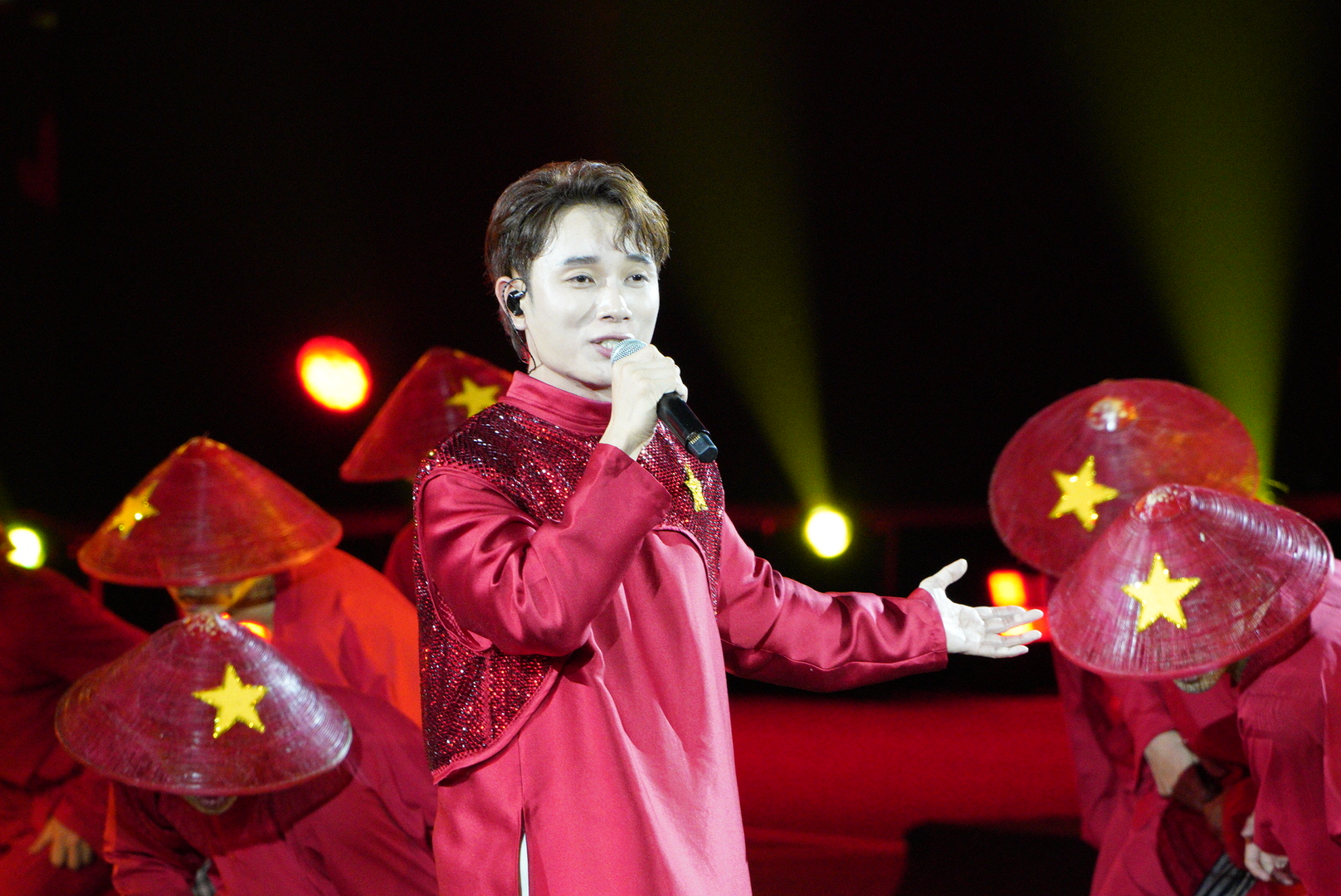 Trúc Nhân khép lại đêm Gala Better Choice Awards (BCA) 2025 với loạt hit siêu xịn, thần thái và giọng hát đỉnh cao vừa đã tai vừa mãn nhãn- Ảnh 3.