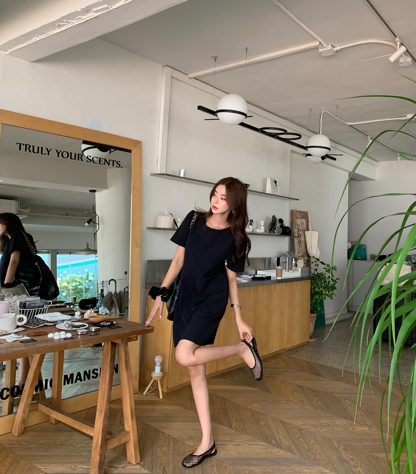 10 set đồ màu trầm đúng chất thu dành cho nàng thích sự trang nhã, sang trọng- Ảnh 8.