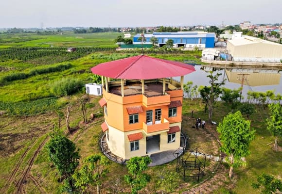 ngôi nhà độc dị nhất Việt Nam, nhà trên cây giữa lòng Hà Nội, 'ngôi nhà điên' ở Đà Lạt