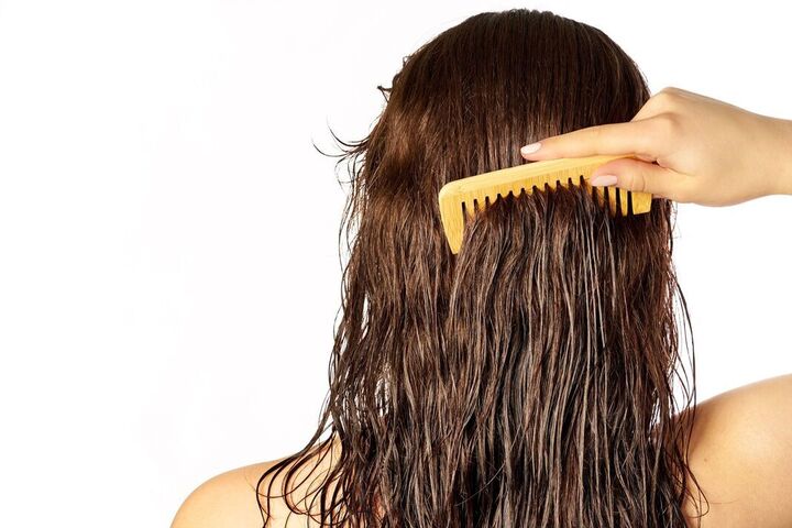 Những mẹo nhỏ giúp giảm rụng tóc vào mùa thu - Ảnh 3.