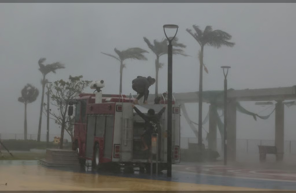 Ảnh hiếm siêu bão Ragasa từ vũ trụ: Cảnh tượng dữ dội như nuốt chửng Trái Đất, phi hành gia ISS nghẹt thở- Ảnh 3.