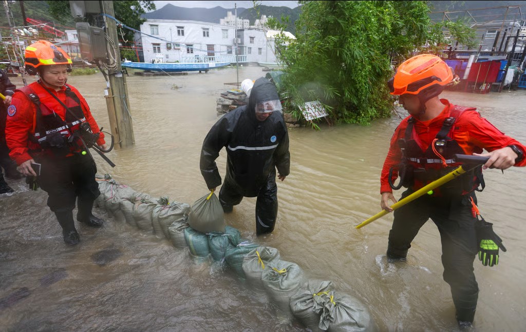 Ảnh hiếm siêu bão Ragasa từ vũ trụ: Cảnh tượng dữ dội như nuốt chửng Trái Đất, phi hành gia ISS nghẹt thở- Ảnh 9.