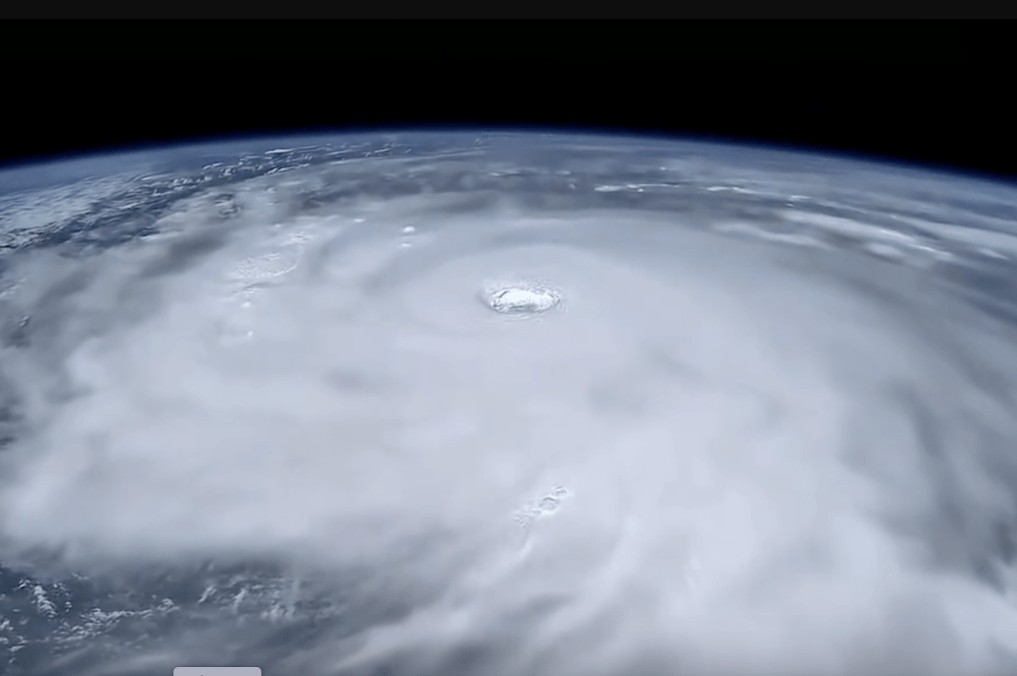 Ảnh hiếm siêu bão Ragasa từ vũ trụ: Cảnh tượng dữ dội như nuốt chửng Trái Đất, phi hành gia ISS nghẹt thở- Ảnh 11.