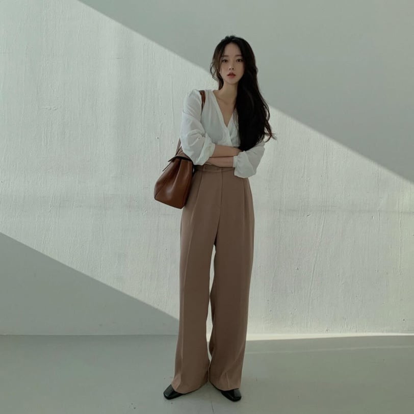 Đi phỏng vấn nên mặc gì? 5 gợi ý chuẩn theo ngành: Tài chính, Truyền thông, Marketing… mặc thế này sẽ cộng điểm ngay!- Ảnh 11.