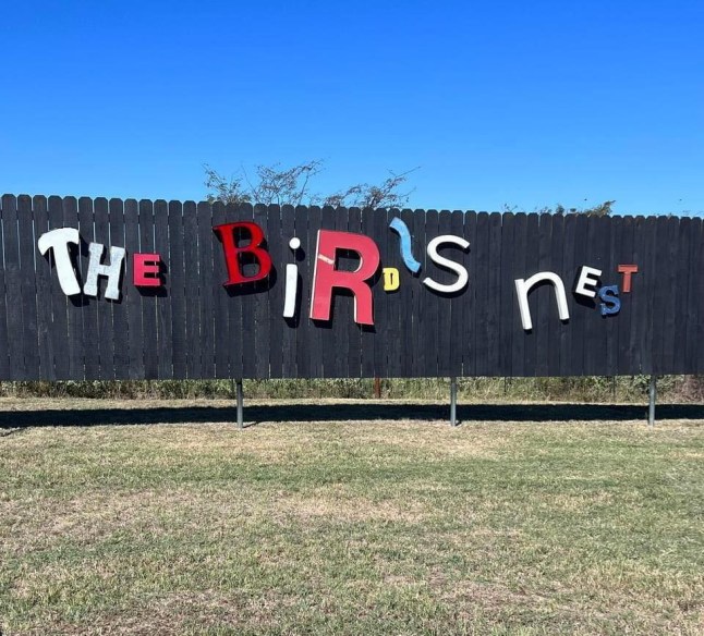 12 phụ nữ lập xóm 12 phụ nữ lập xóm