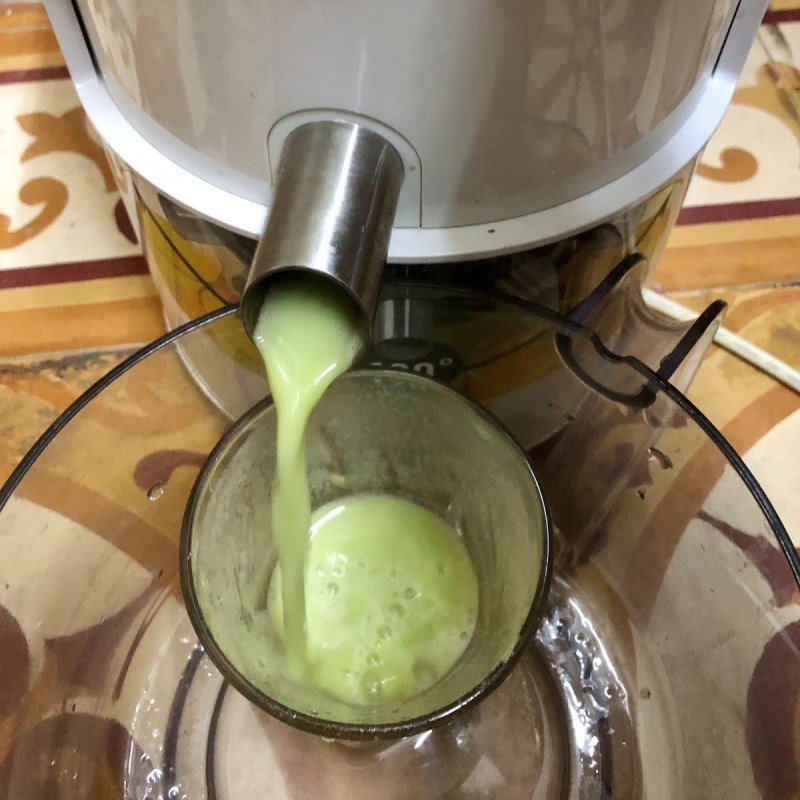 Hà Tăng chăm uống 1 loại nước ép 