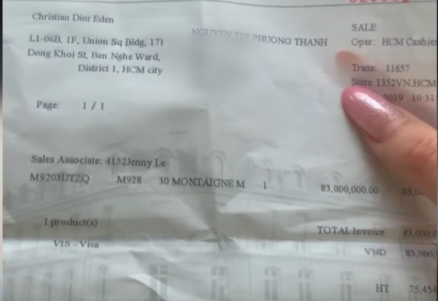 Sĩ Thanh bị shop bán hàng nhái tố dùng túi Chanel 