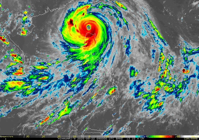 Siêu bão Ragasa quần thảo Philippines, toàn khu vực báo động- Ảnh 1.