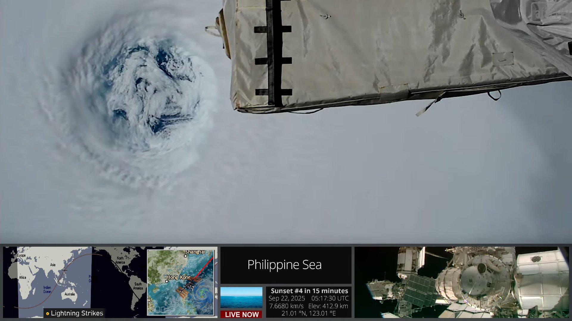 Kinh hoàng hình ảnh siêu bão Rasaga nhìn từ trạm vũ trụ quốc tế- Ảnh 2. Kinh hoàng hình ảnh siêu bão Rasaga nhìn từ trạm vũ trụ quốc tế- Ảnh 2.