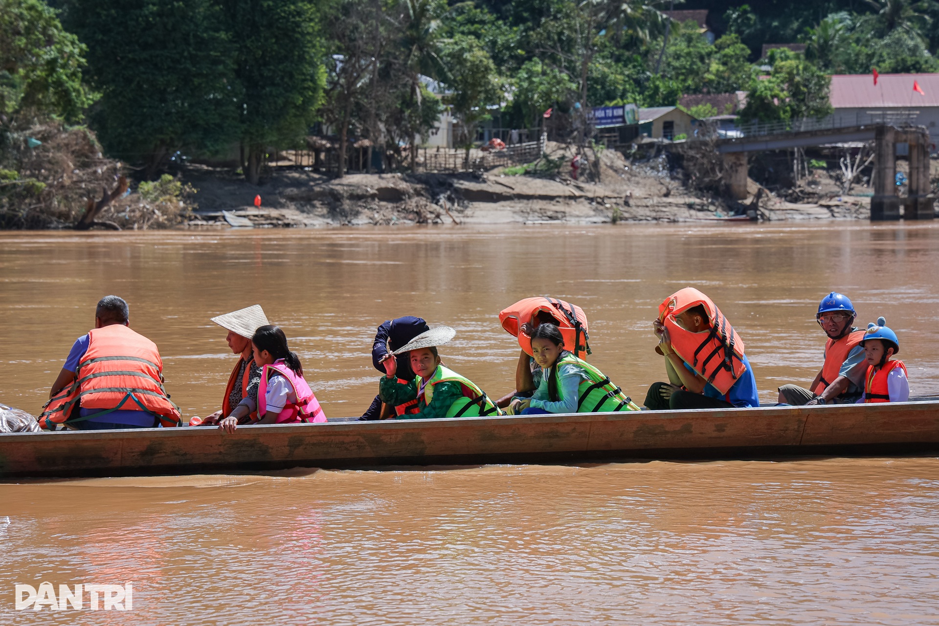 Niềm vui Tết Trung thu của 440 em nhỏ vùng rốn lũ Nghệ An - 3