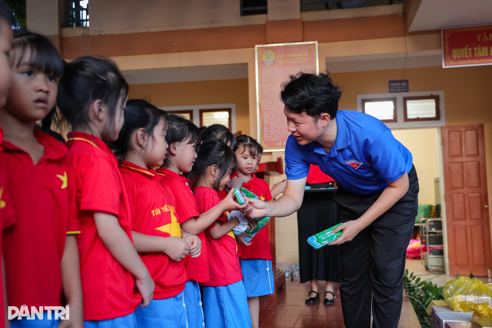 Niềm vui Tết Trung thu của 440 em nhỏ vùng rốn lũ Nghệ An - 6