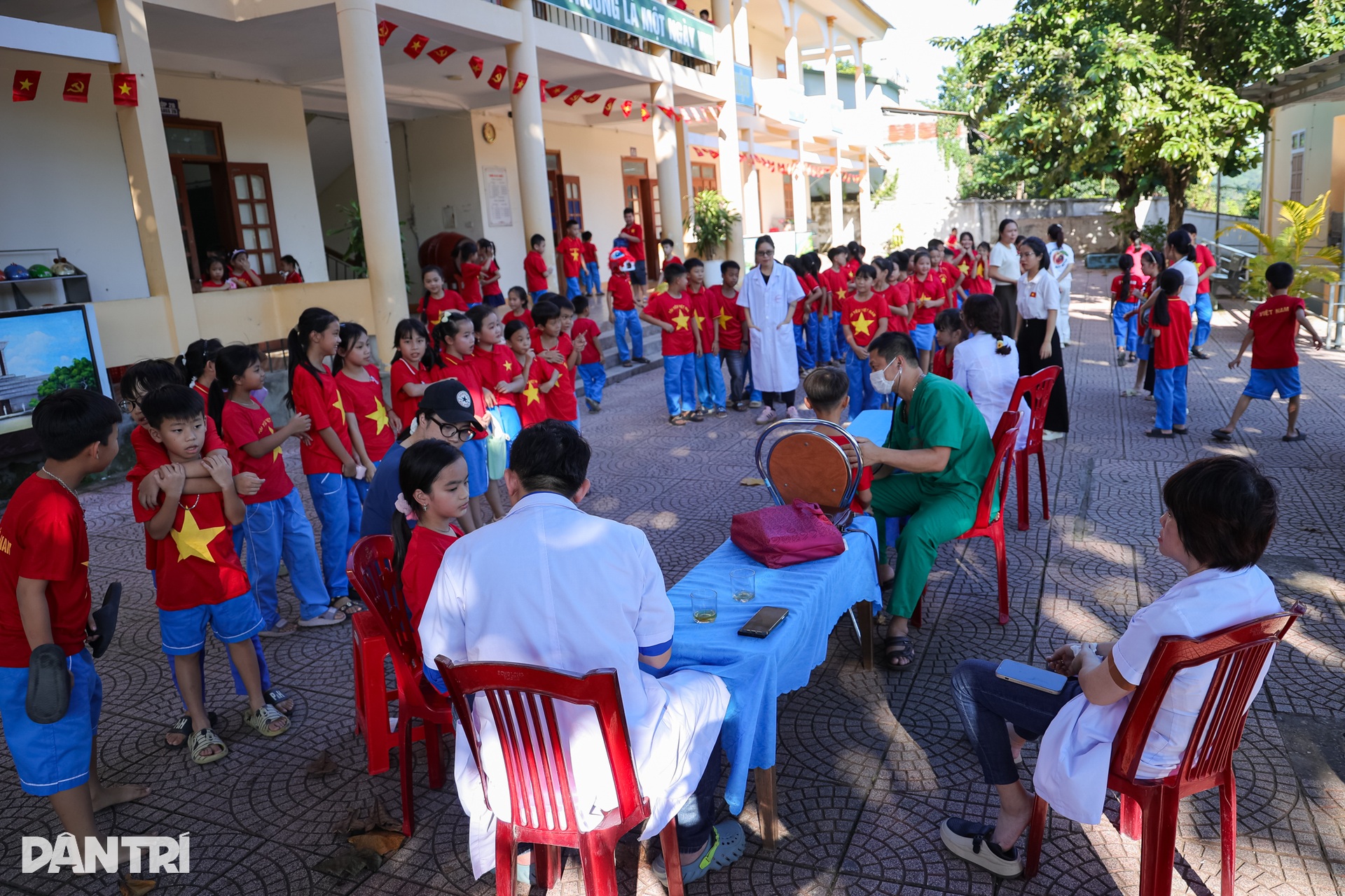 Niềm vui Tết Trung thu của 440 em nhỏ vùng rốn lũ Nghệ An - 17