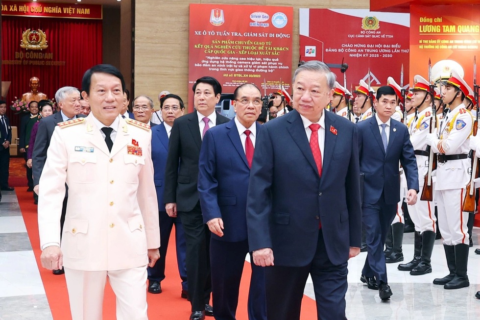 Công an nhân dân phải dám nghĩ, dám làm, dám chịu trách nhiệm, dám hy sinh - 4