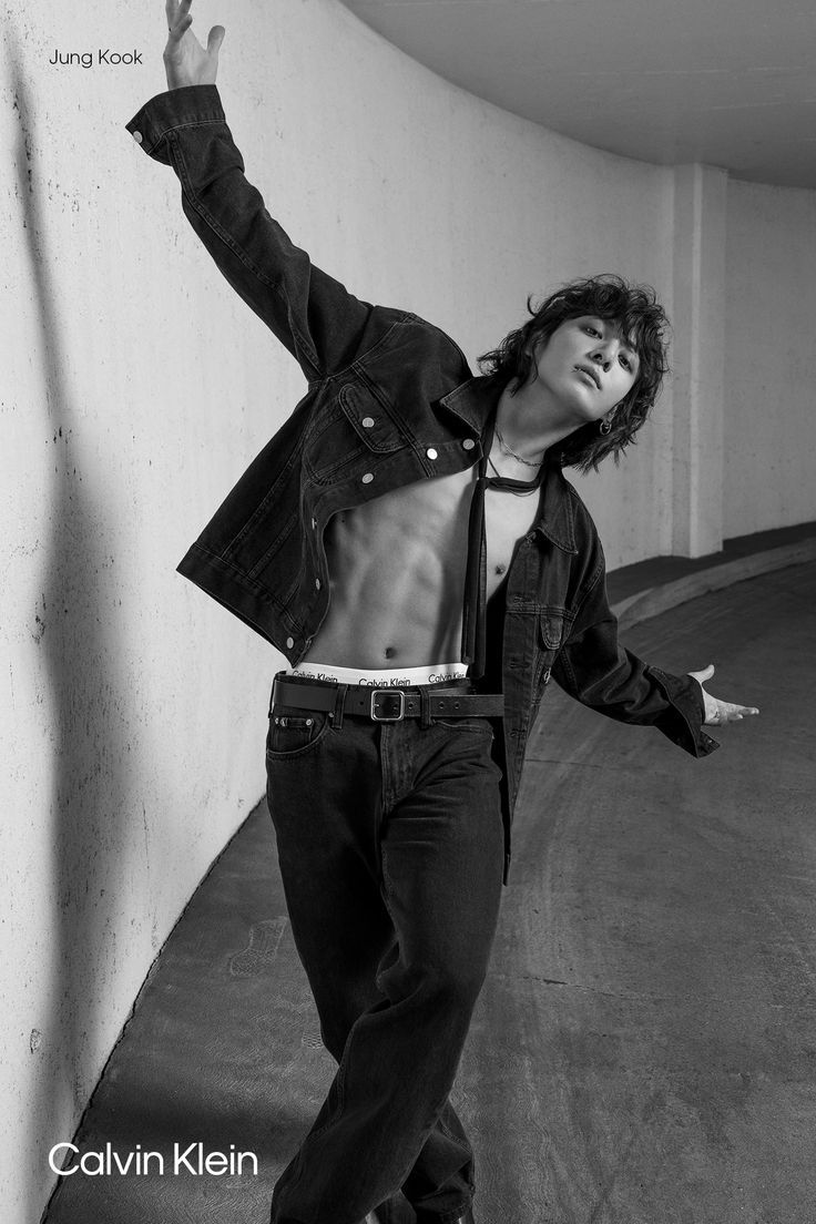 Jungkook lần đầu dự Fashion Week bảnh quá, đi giày cao gót mà vẫn nam tính cỡ này!- Ảnh 15.