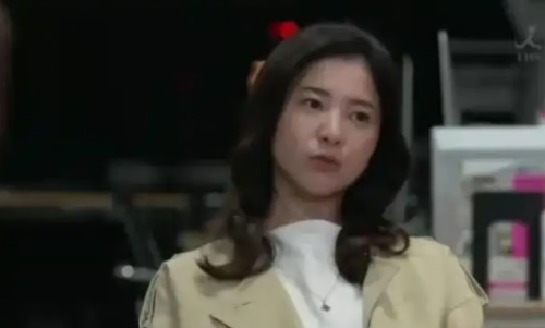 “Trend” mới ở Trung Quốc: Giới trẻ nấu thịt với Yakult, đóng làm siêu anh hùng để chống lại áp lực cuộc sống- Ảnh 2.