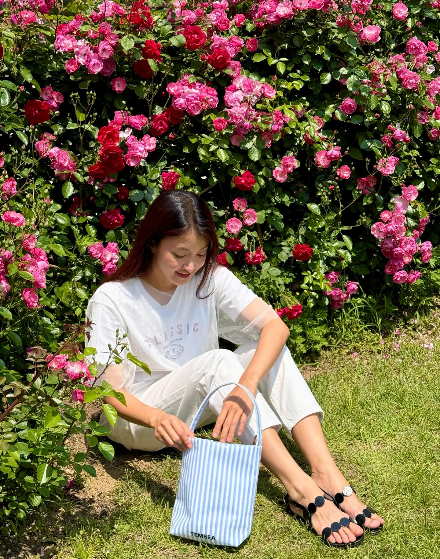 Phụ nữ trên 40 tuổi chỉ cần đúng 4 đôi giày bệt trong mùa thu này- Ảnh 6. Phụ nữ trên 40 tuổi chỉ cần đúng 4 đôi giày bệt trong mùa thu này- Ảnh 6.