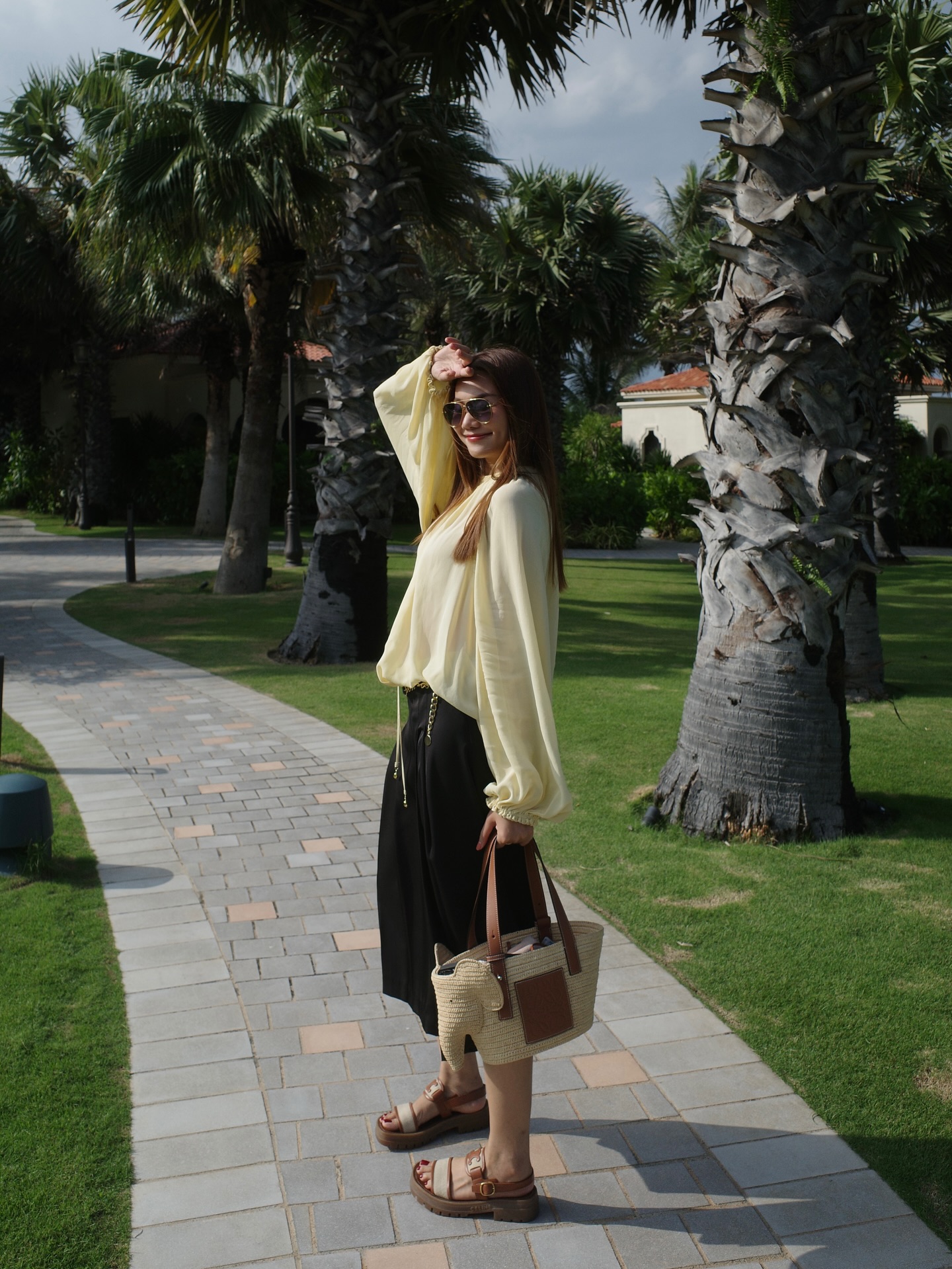 Phụ nữ trên 40 tuổi chỉ cần đúng 4 đôi giày bệt trong mùa thu này- Ảnh 7. Phụ nữ trên 40 tuổi chỉ cần đúng 4 đôi giày bệt trong mùa thu này- Ảnh 7.