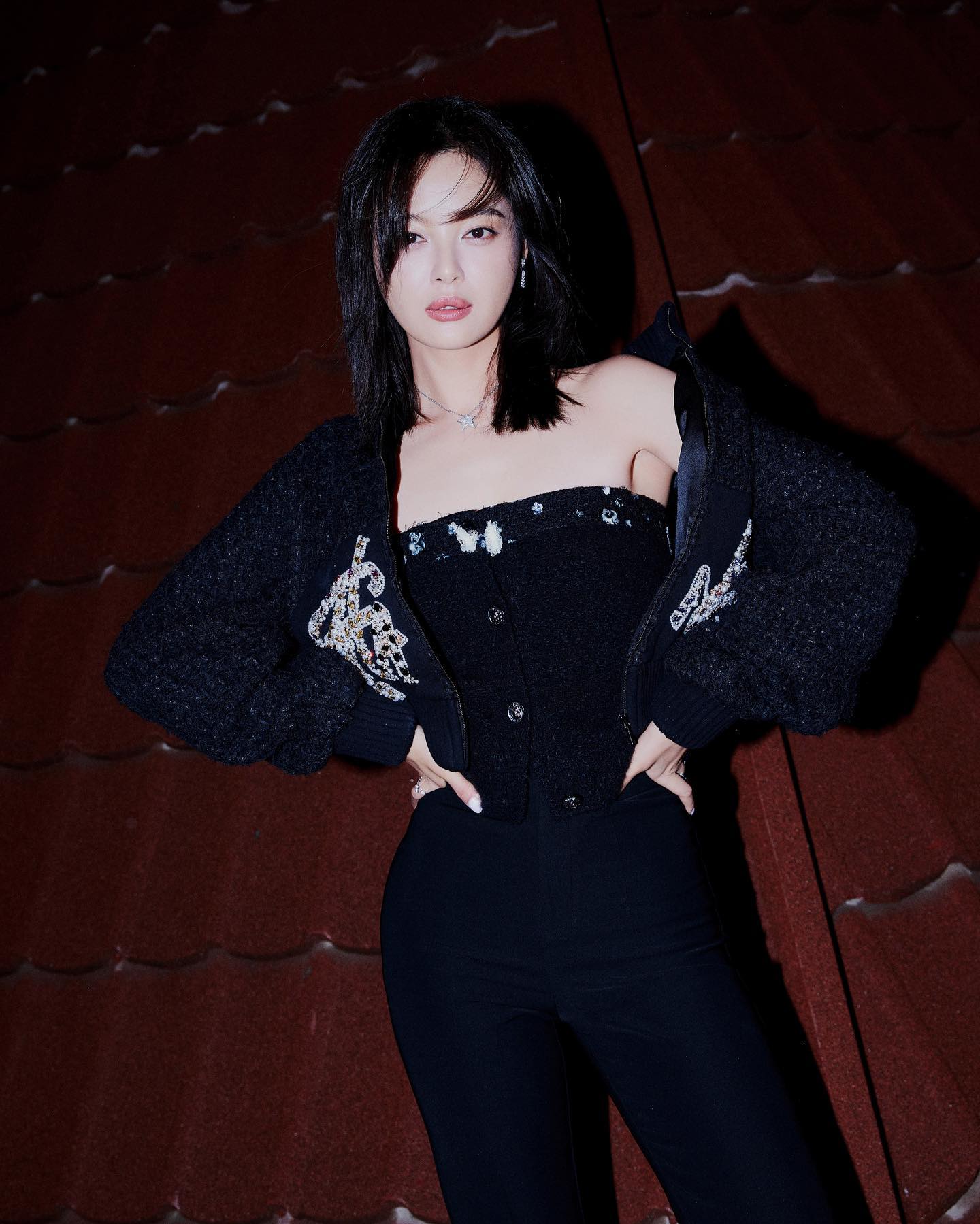 Ảnh hậu 39 tuổi đến bóng lưng cũng tỏa hào quang, là Jennie phiên bản trưởng thành- Ảnh 13.