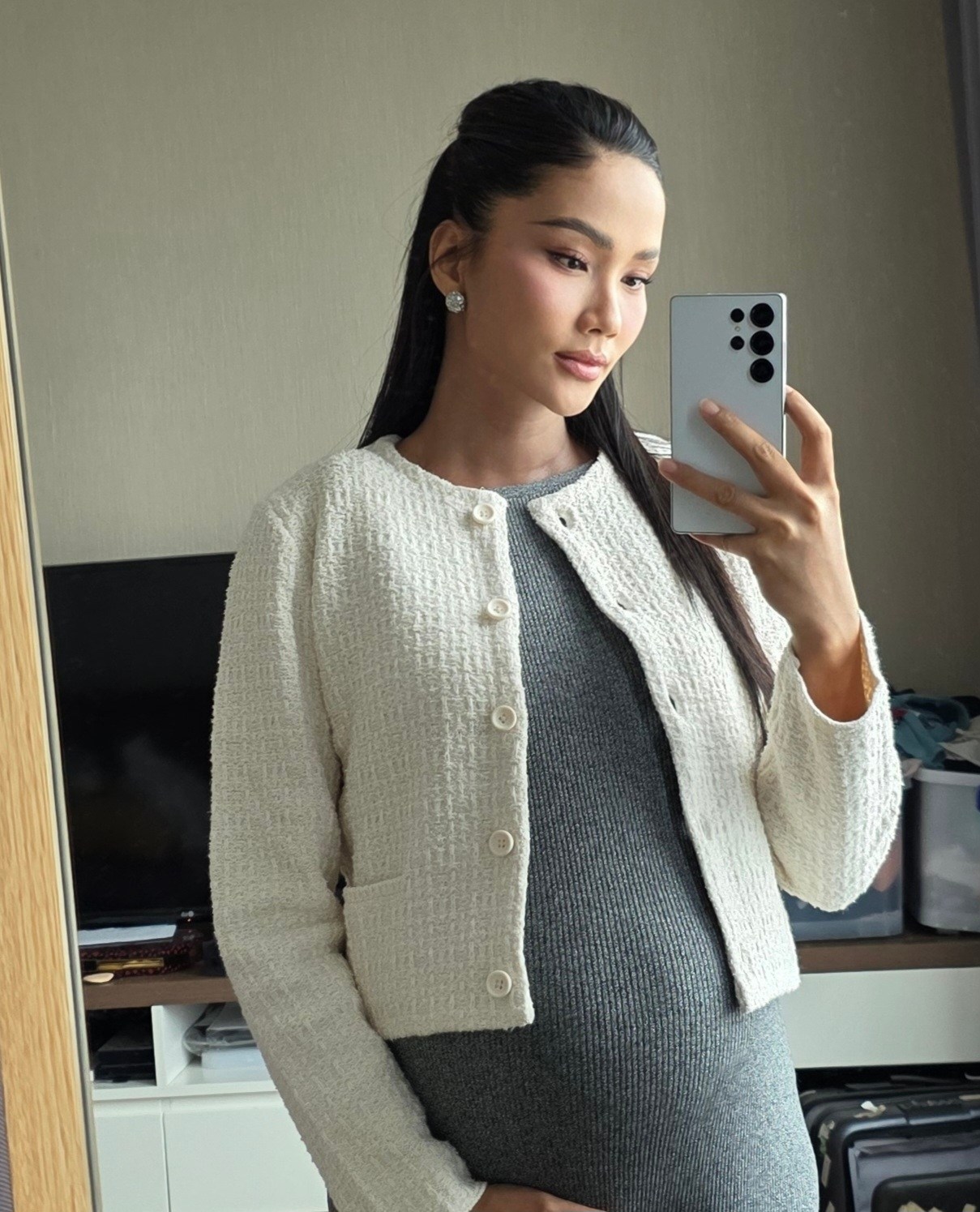 Loại nước dân dã Hoa hậu H'Hen Niê chăm dùng để tóc dày dài, đen bóng suốt thai kỳ: Là 