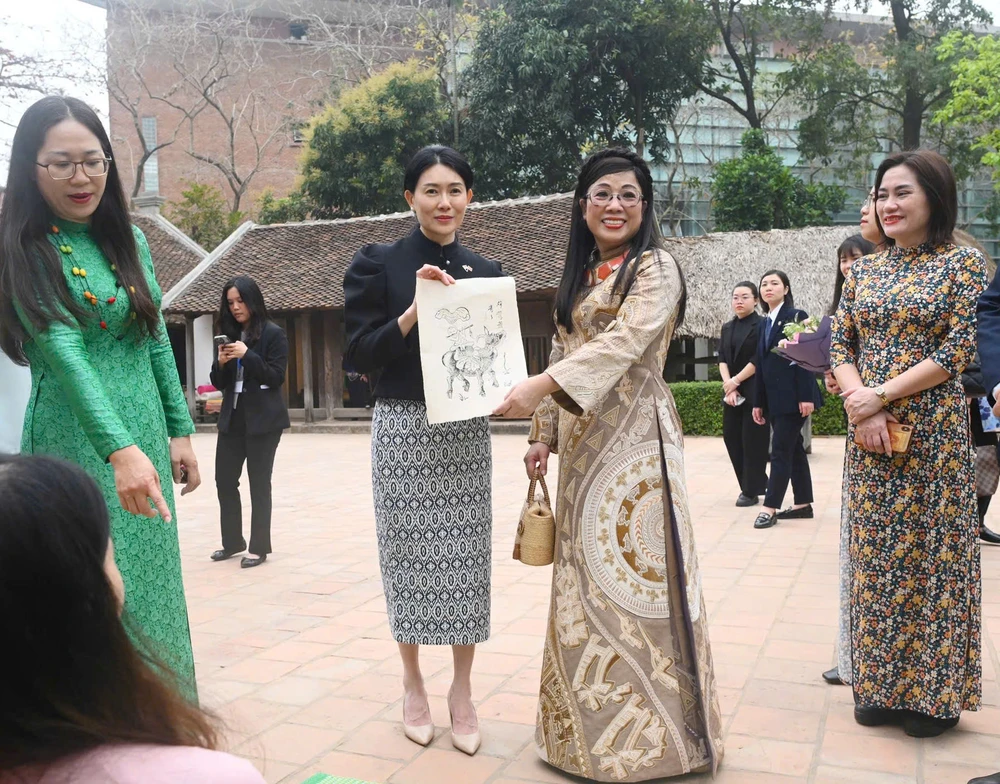 Cách chọn trang phục và túi xách tinh tế, 