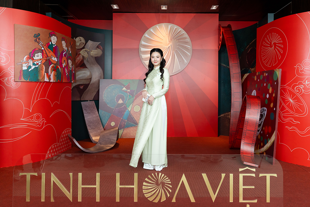 Midu làm Đại sứ Giải thưởng Tinh Hoa Việt, khoe nhan sắc nền nã bên dàn Hoa hậu - Ảnh 4.