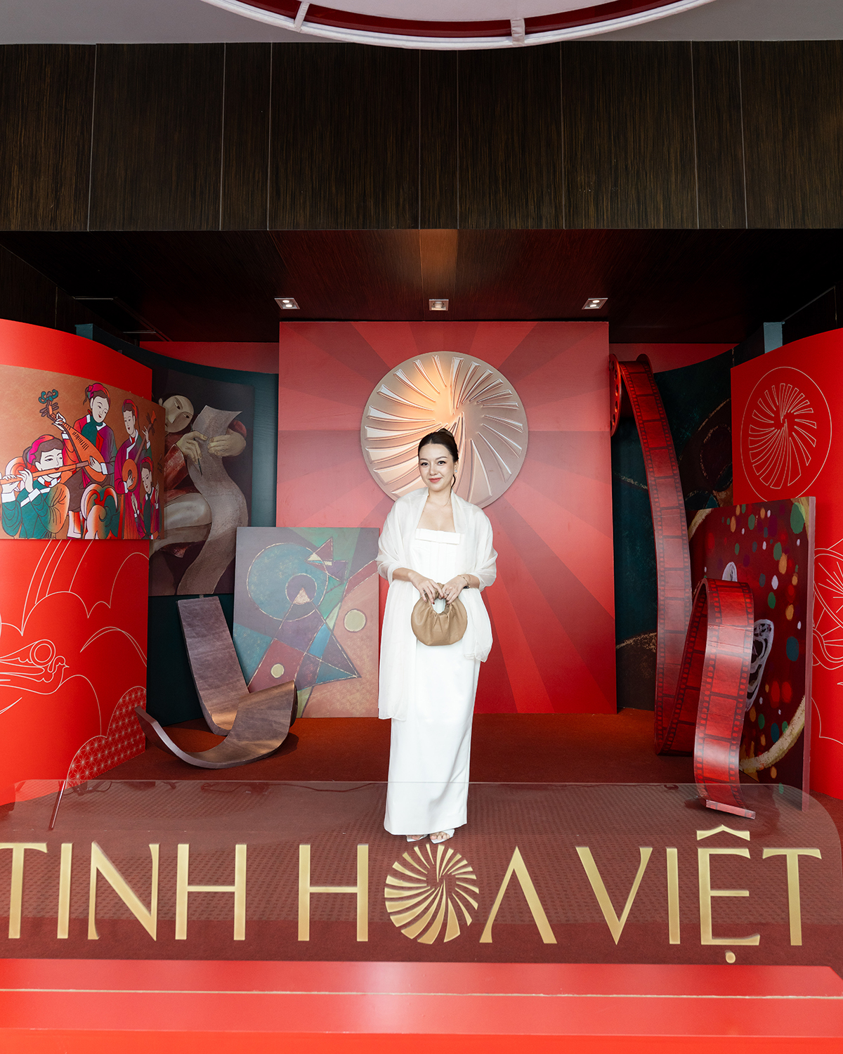 Midu làm Đại sứ Giải thưởng Tinh Hoa Việt, khoe nhan sắc nền nã bên dàn Hoa hậu - Ảnh 7.