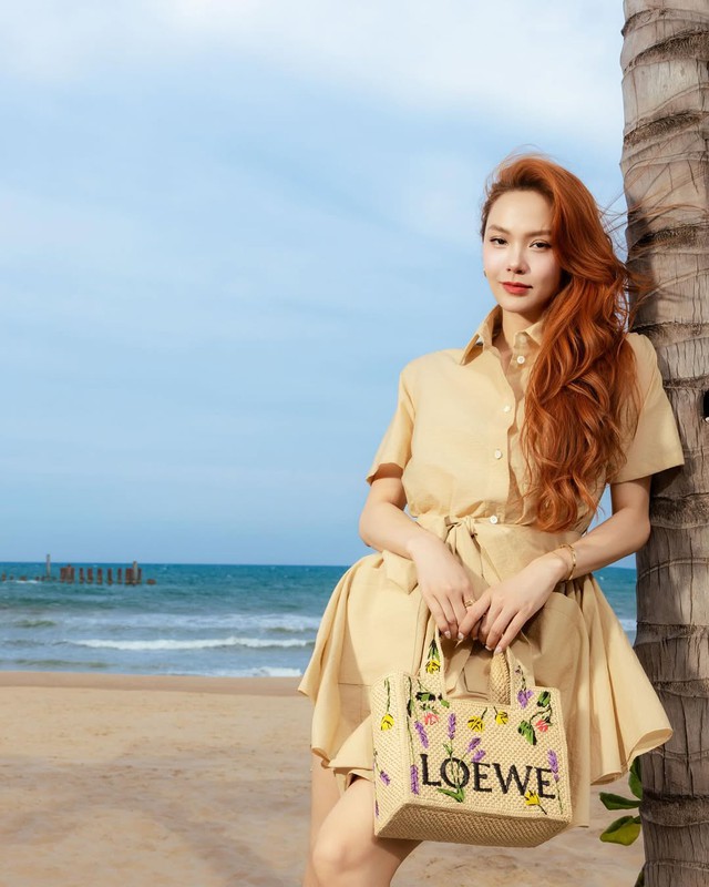 Biến hóa thành quý cô hiện đại với đầm sơ mi- Ảnh 2. Biến hóa thành quý cô hiện đại với đầm sơ mi- Ảnh 2.