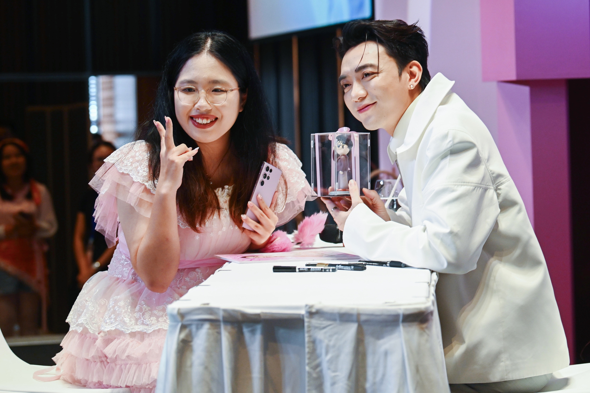 SOOBIN xuất hiện tại phiên đấu giá đặc biệt, cùng fan lan tỏa yêu thương vùng cao - Ảnh 3.