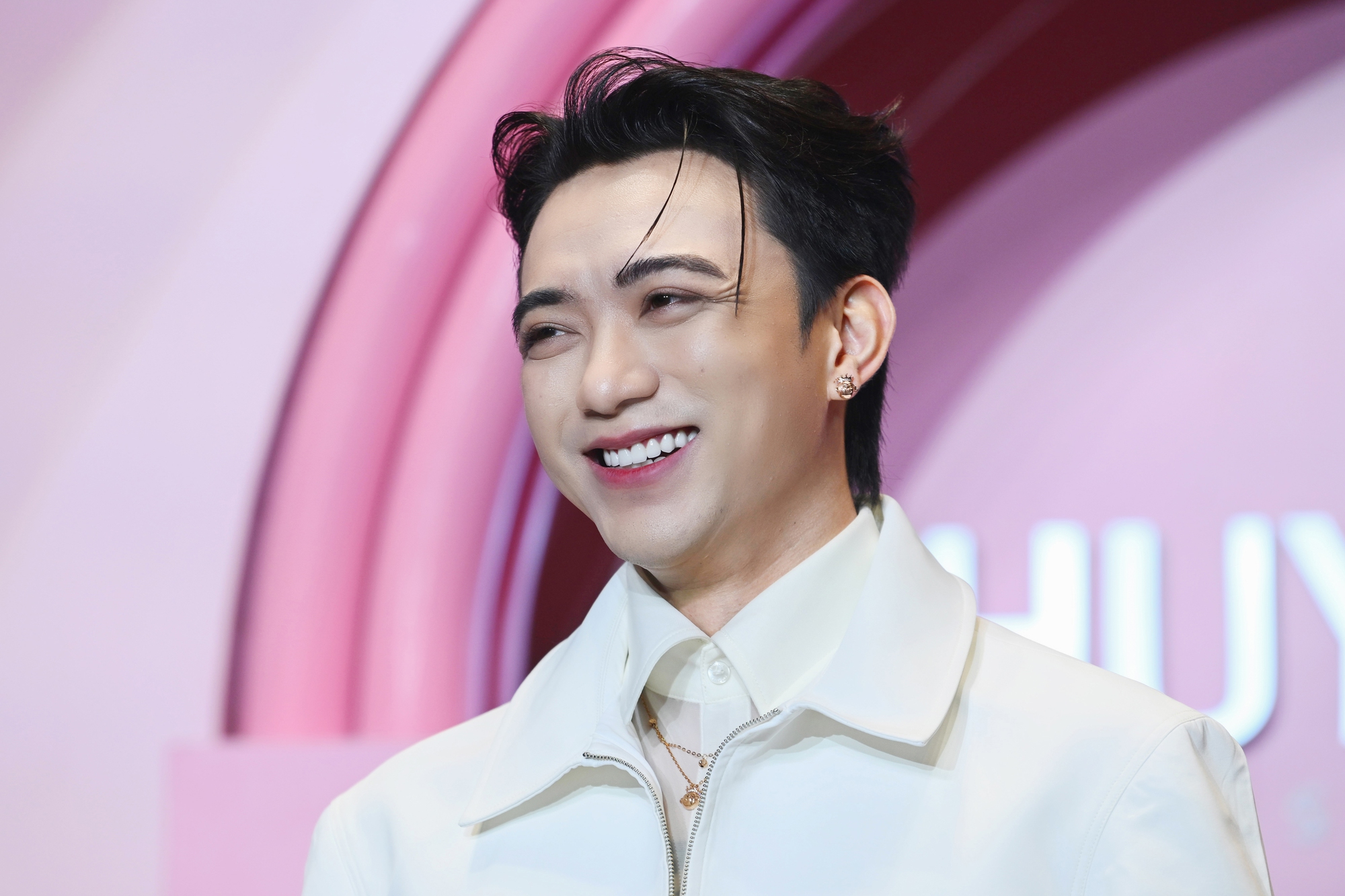 SOOBIN xuất hiện tại phiên đấu giá đặc biệt, cùng fan lan tỏa yêu thương vùng cao - Ảnh 5.