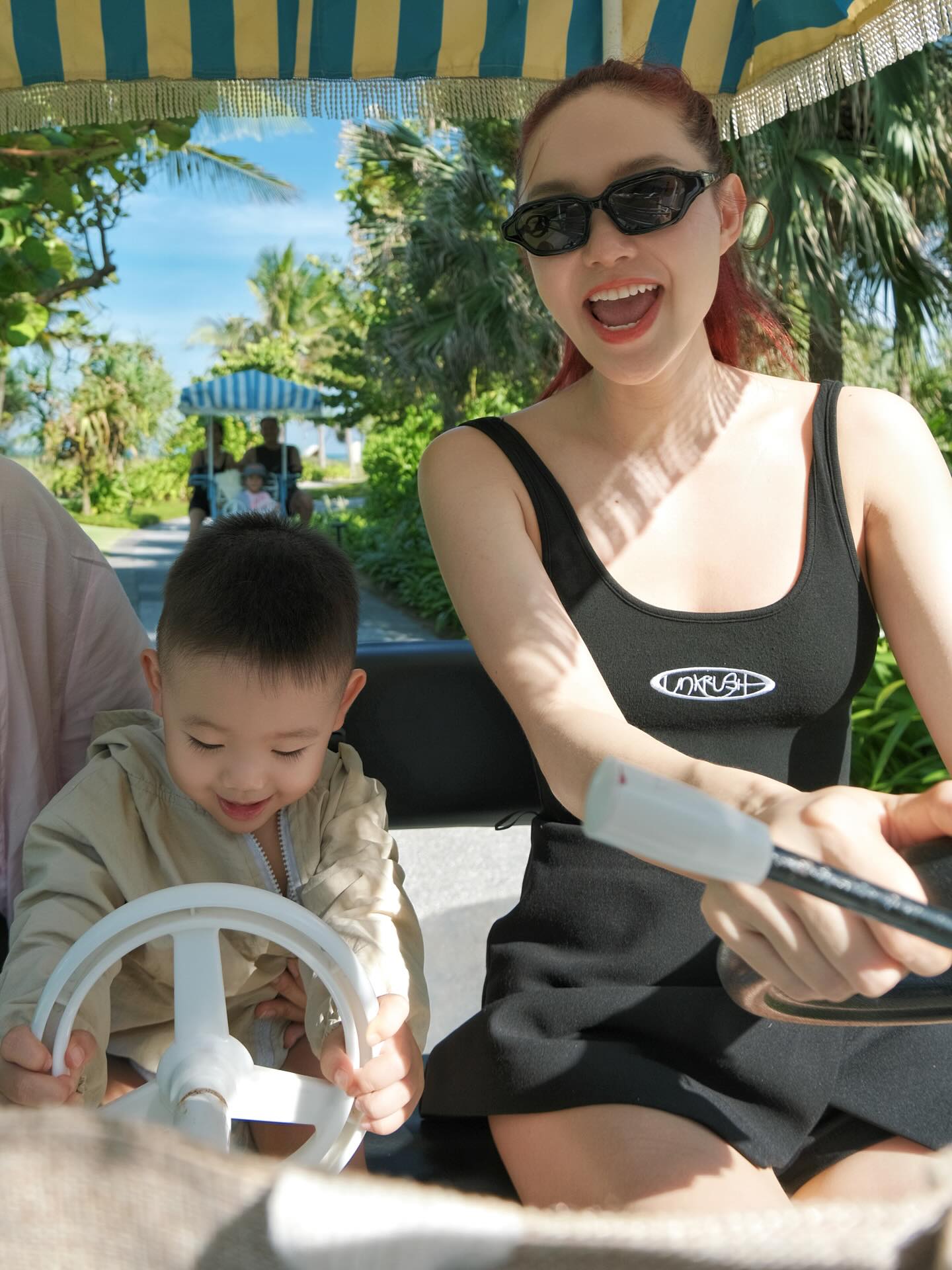 "Hot kid" mới của Vbiz: Mẹ là diễn viên hạng A, ba là doanh nhân gia thế khủng, xinh yêu thế này bảo sao không gây sốt? - Ảnh 8.