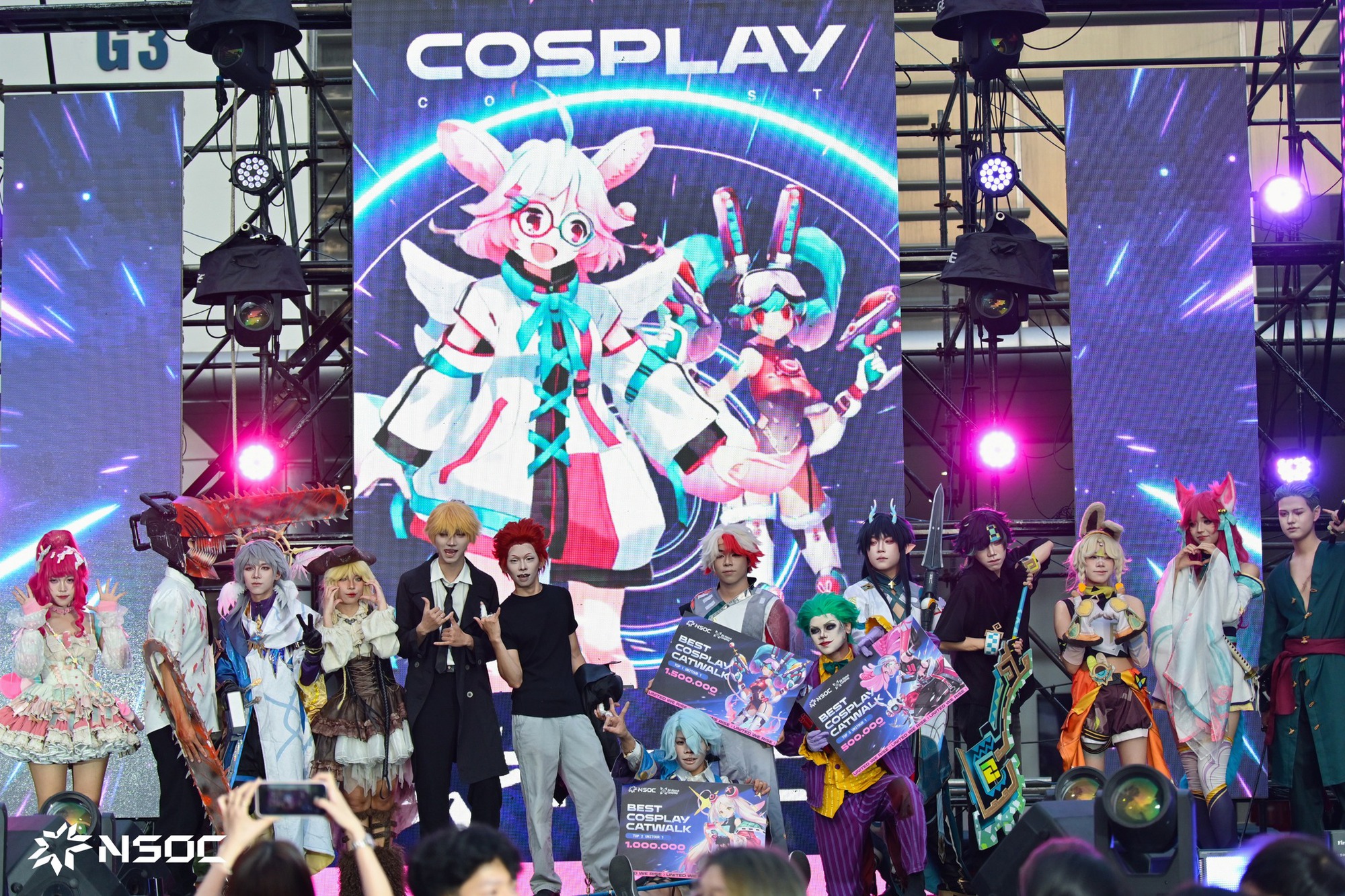 Tiên Tiên, Ánh Sáng Aza, Wxrdie cùng “bữa tiệc giải trí” NSOC Unitour tại trường Đại học Xây Dựng Hà Nội- Ảnh 3.