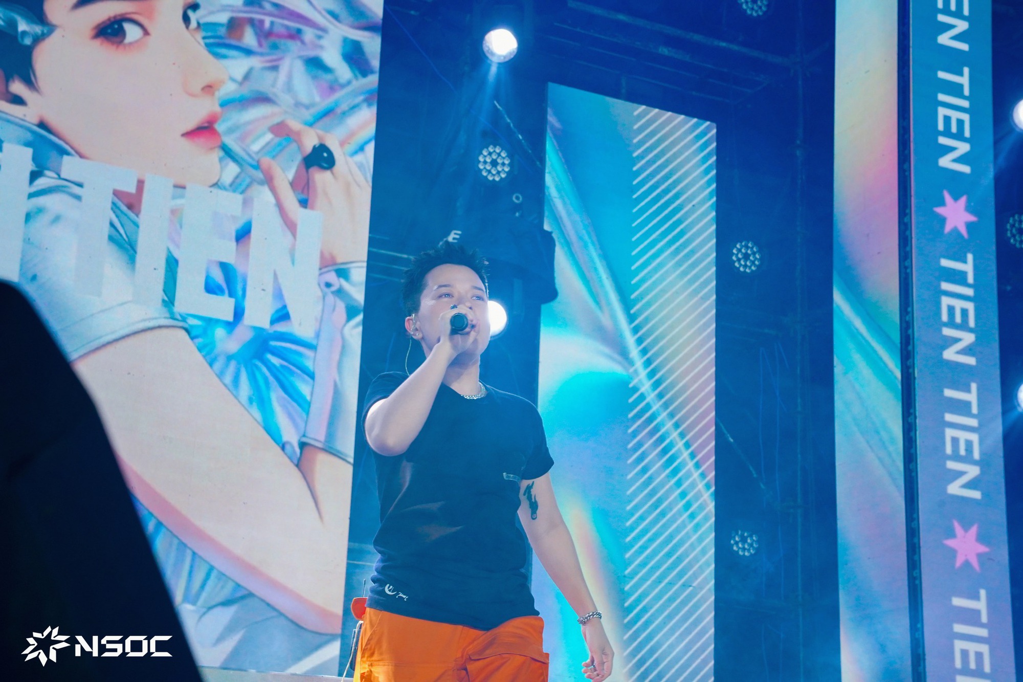 Tiên Tiên, Ánh Sáng Aza, Wxrdie cùng “bữa tiệc giải trí” NSOC Unitour tại trường Đại học Xây Dựng Hà Nội- Ảnh 10.