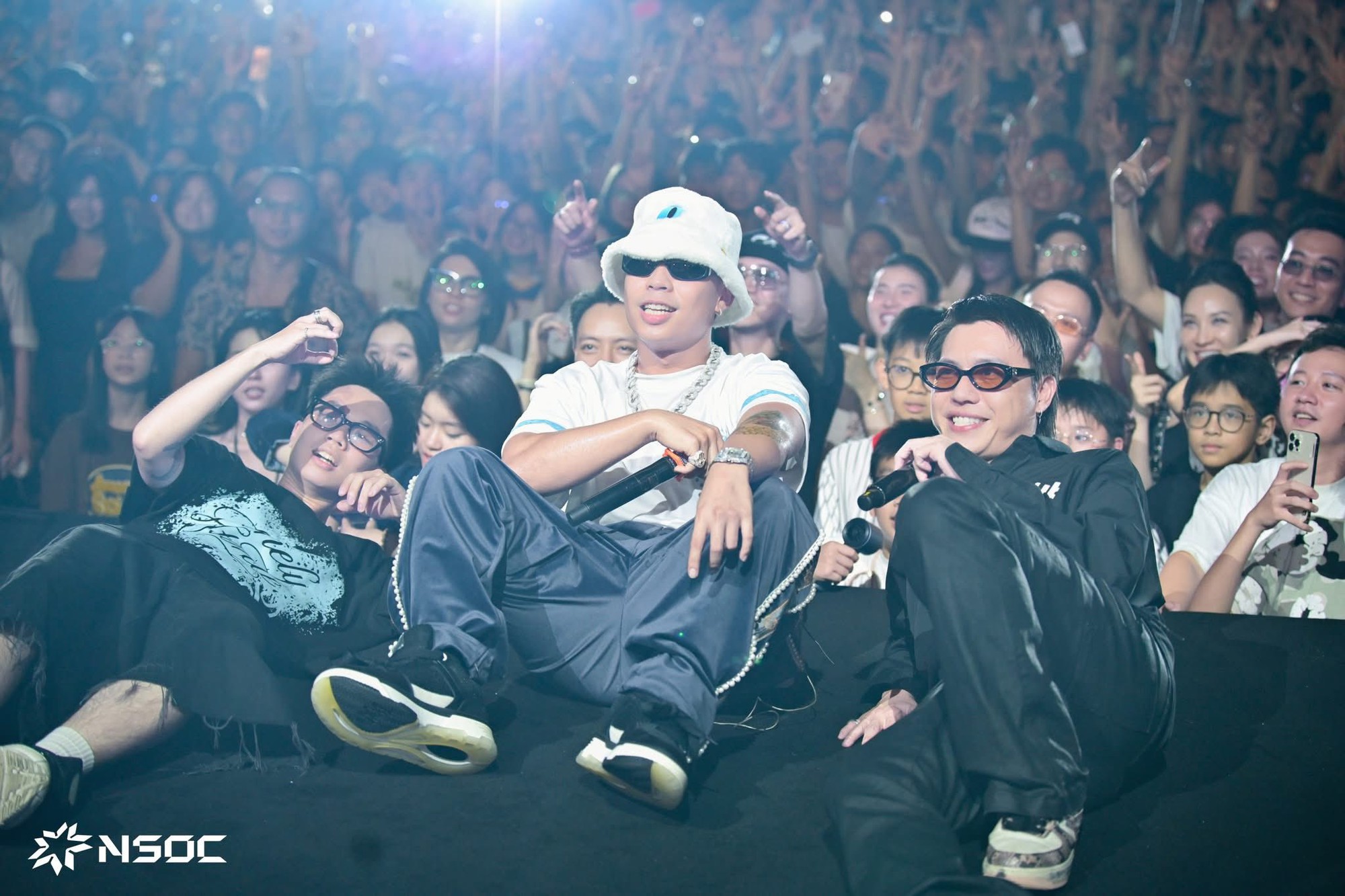 Tiên Tiên, Ánh Sáng Aza, Wxrdie cùng “bữa tiệc giải trí” NSOC Unitour tại trường Đại học Xây Dựng Hà Nội- Ảnh 11.