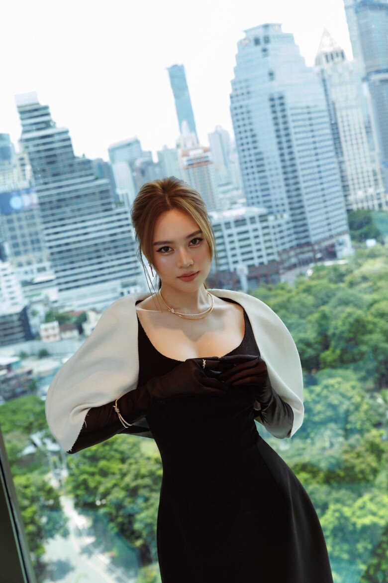 Lan Ngọc hiện tại mang vẻ đẹp gợi cảm.