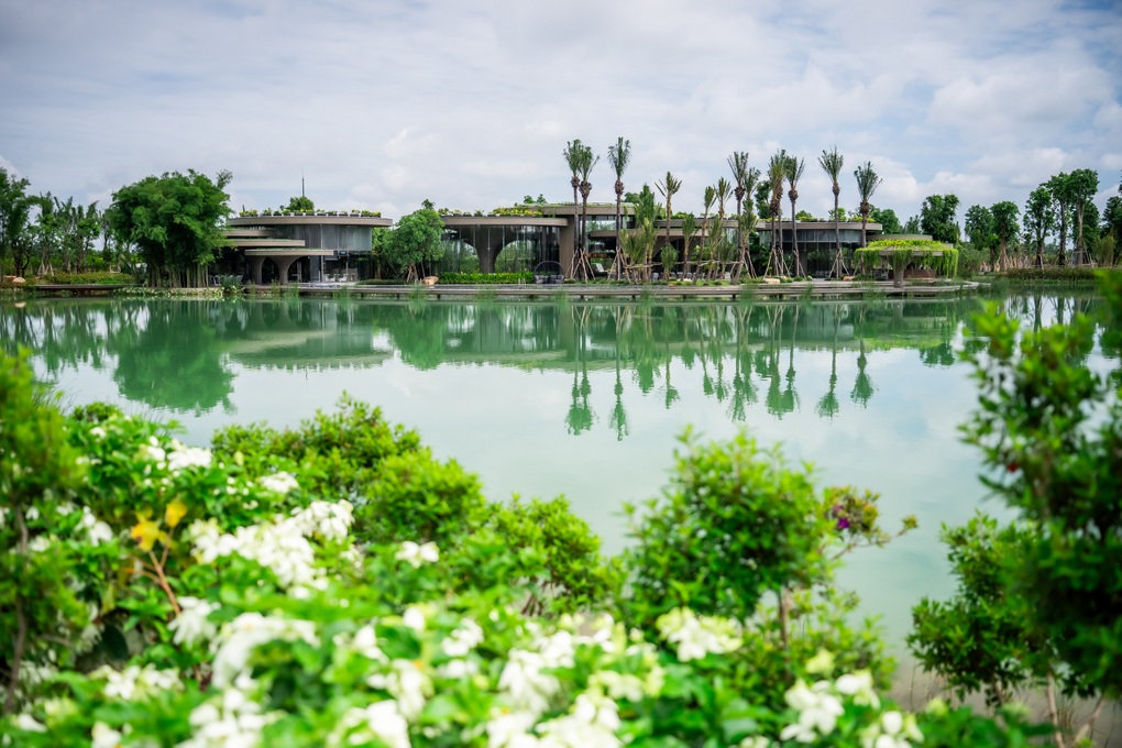 Nhà sáng lập Ecopark nhận giải thưởng “Top 10 thương hiệu mạnh Việt Nam 2025” - 8