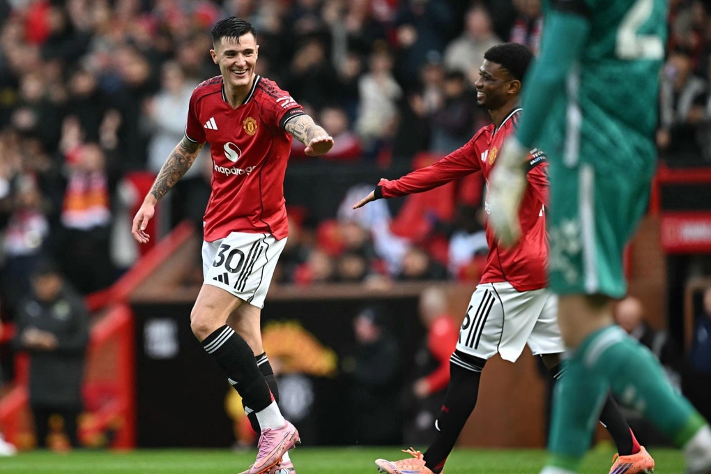 Mount, Sesko tỏa sáng giúp Man Utd đè bẹp Sunderland - 2