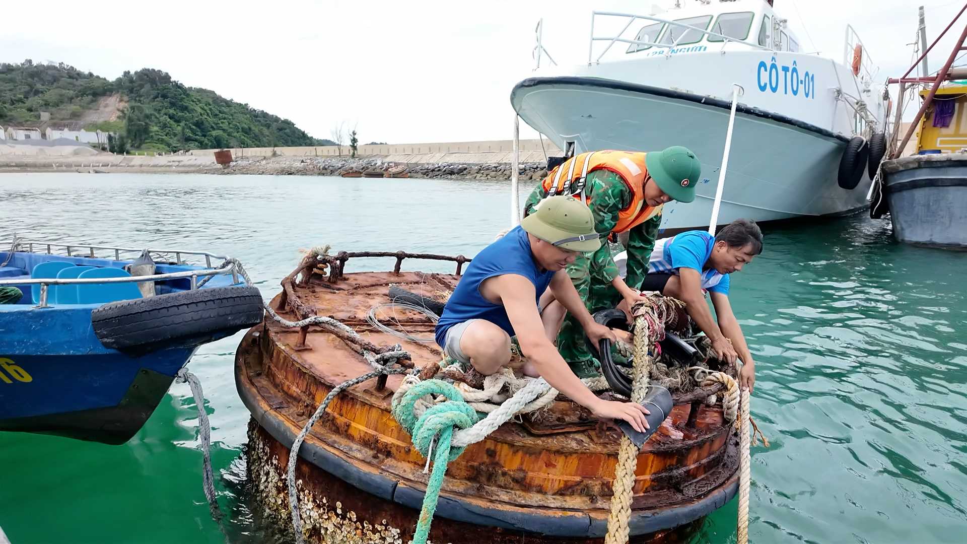 Quân khu 3 thành lập sở chỉ huy ứng phó bão số 11 tại Quảng Ninh - Ảnh 2.