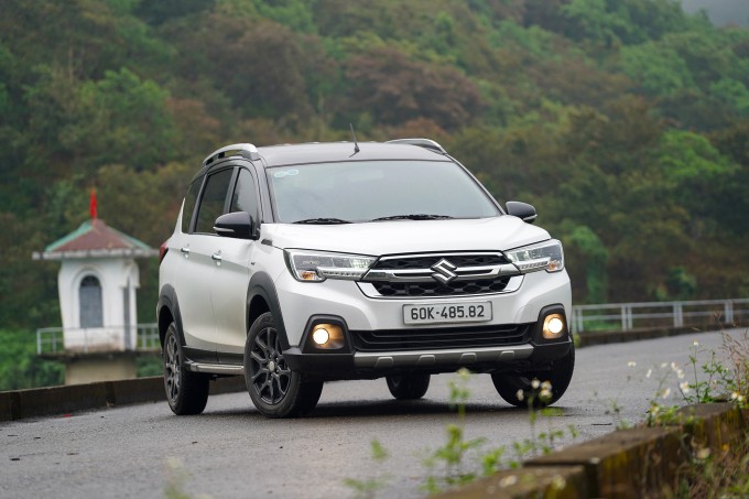 Mẫu XL7 lăn bánh tại một vùng núi ở Lâm Đồng. Ảnh: Thành Nhạn