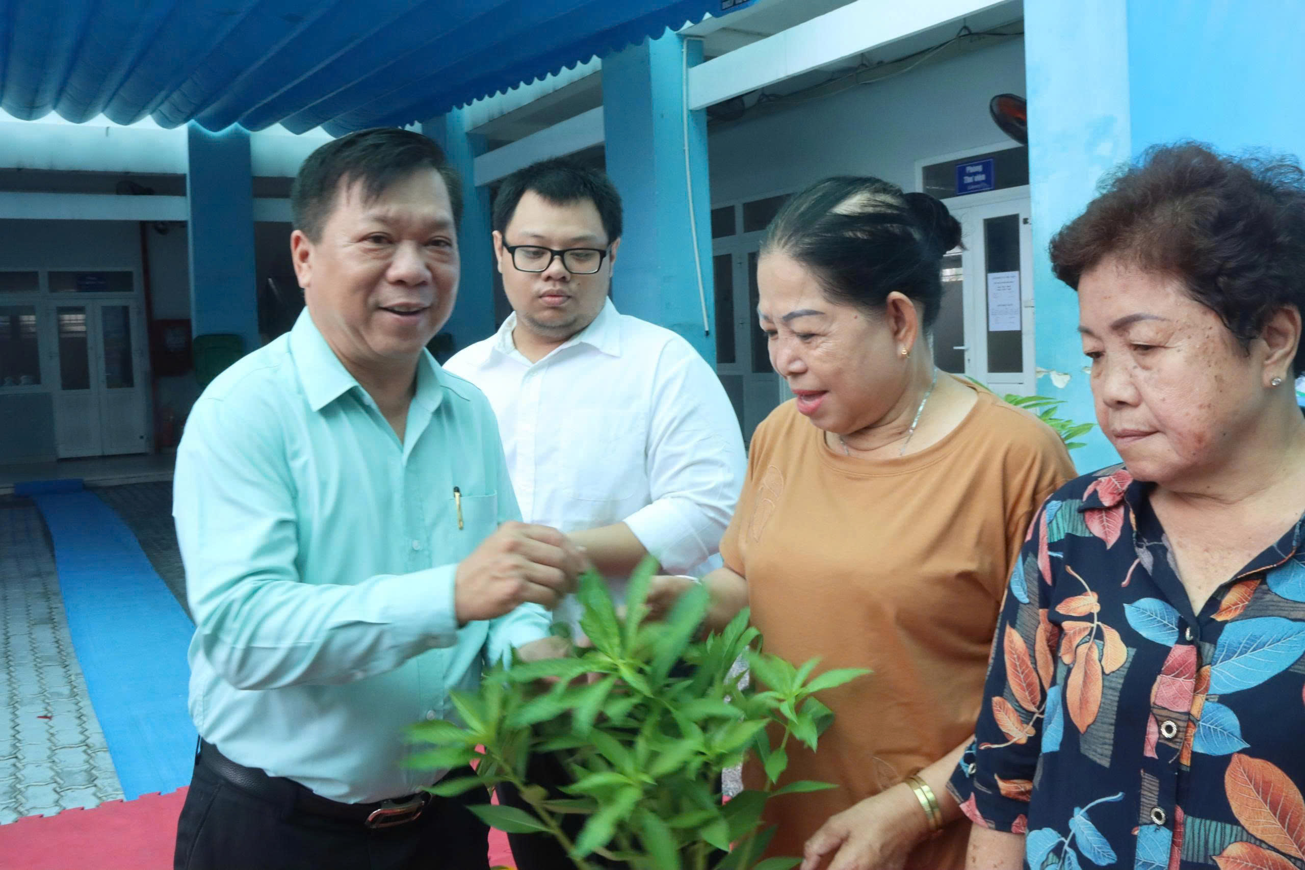 Ra mắt loạt công trình Vườn cây Công đoàn, Thành phố muôn sắc hoa 2 Ra mắt loạt công trình Vườn cây Công đoàn, Thành phố muôn sắc hoa - Ảnh 2.