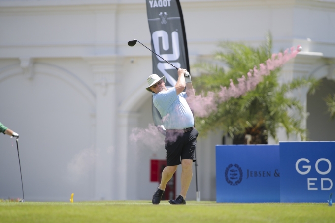 Một golfer thi đấu tại Vinpearl Golf Léman. Ảnh: Vingroup