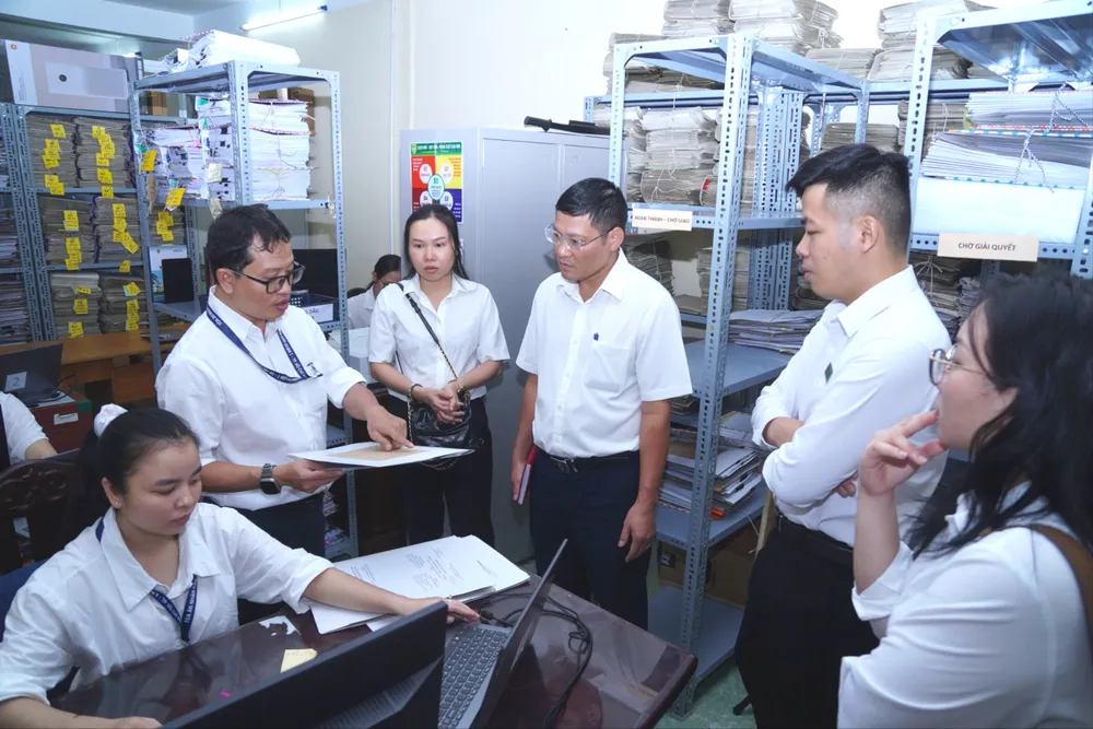 TAND khu vực 1 TP.HCM triển khai hệ thống quản lý thông tin nội bộ tòa án đến các tòa án khu vực trên địa bàn TP.HCM. Ảnh: TRẦN LINH