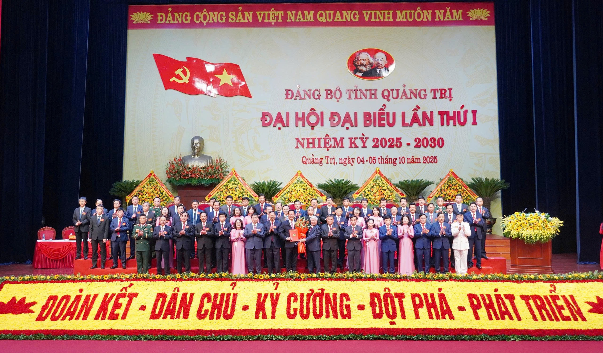 Bộ Chính trị chỉ định ông Lê Ngọc Quang làm Bí thư Tỉnh ủy Quảng Trị - Ảnh 3.
