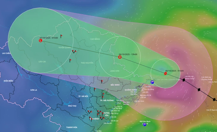 Tâm bão Matmo đang trên đất liền Trung Quốc, cách Quảng Ninh 50km 2 Tâm bão Matmo đang trên đất liền Trung Quốc, cách Quảng Ninh 50km - Ảnh 3.