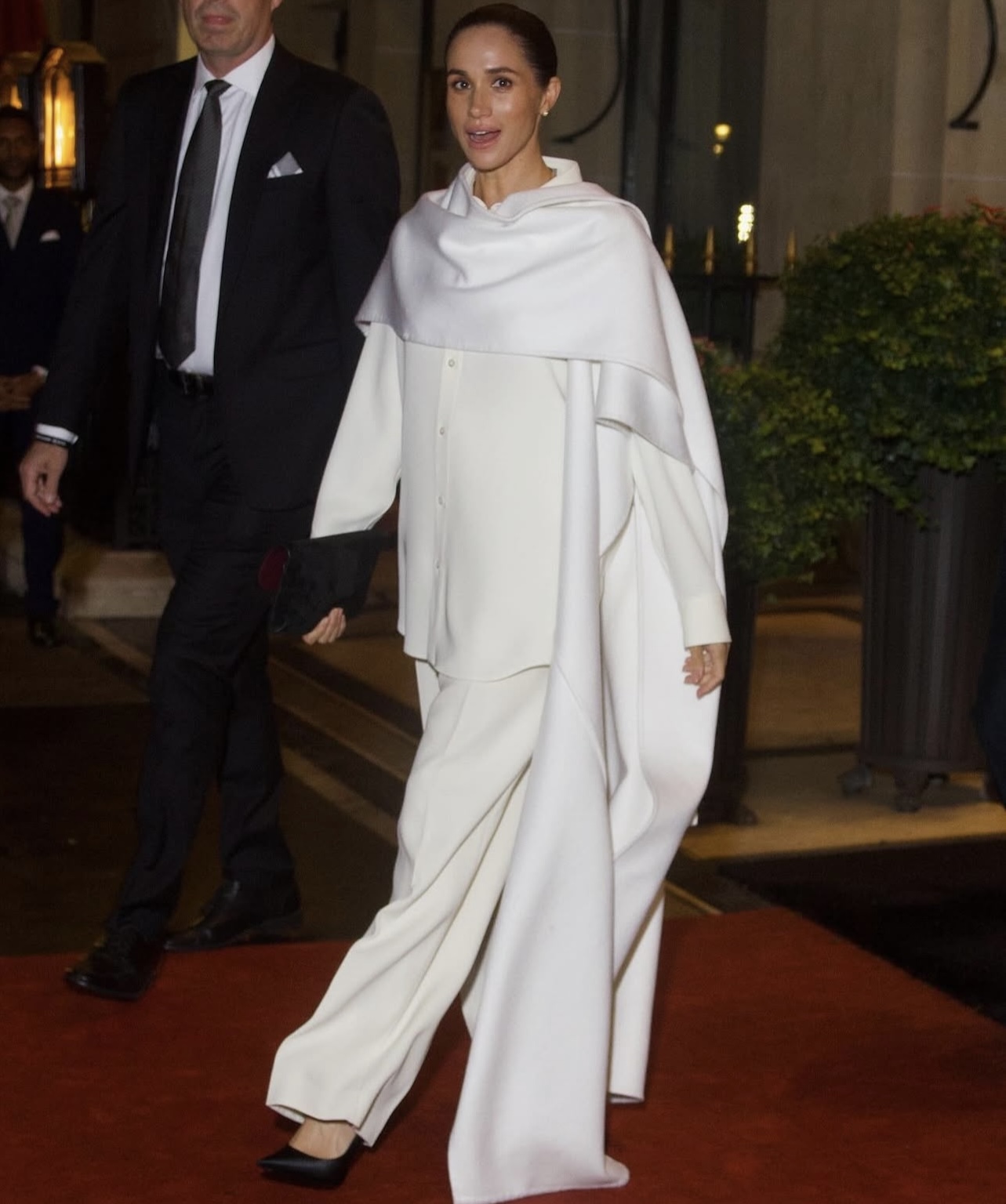 Màn tái xuất đầy thị phi của Meghan Markle - Ảnh 4.