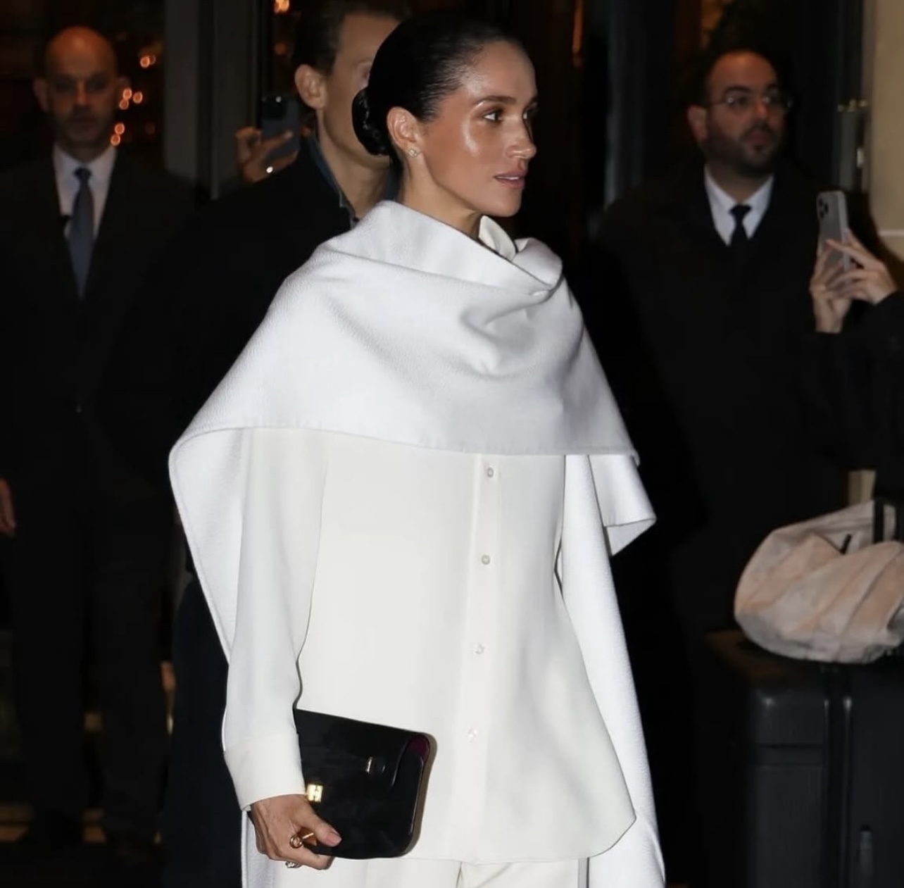 Màn tái xuất đầy thị phi của Meghan Markle - Ảnh 5.