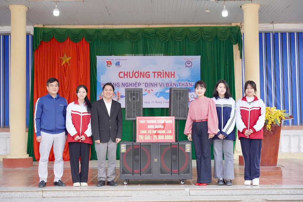 Trái tim yêu học trò của thầy giáo Sang- Ảnh 5.