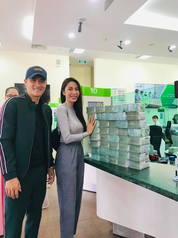 Nữ ca sĩ Vbiz từng được chồng cho 40 tỷ tiêu vặt: Kín tiếng đời tư sau "giông bão", sơ hở lại vướng tin đồn ly hôn- Ảnh 5.